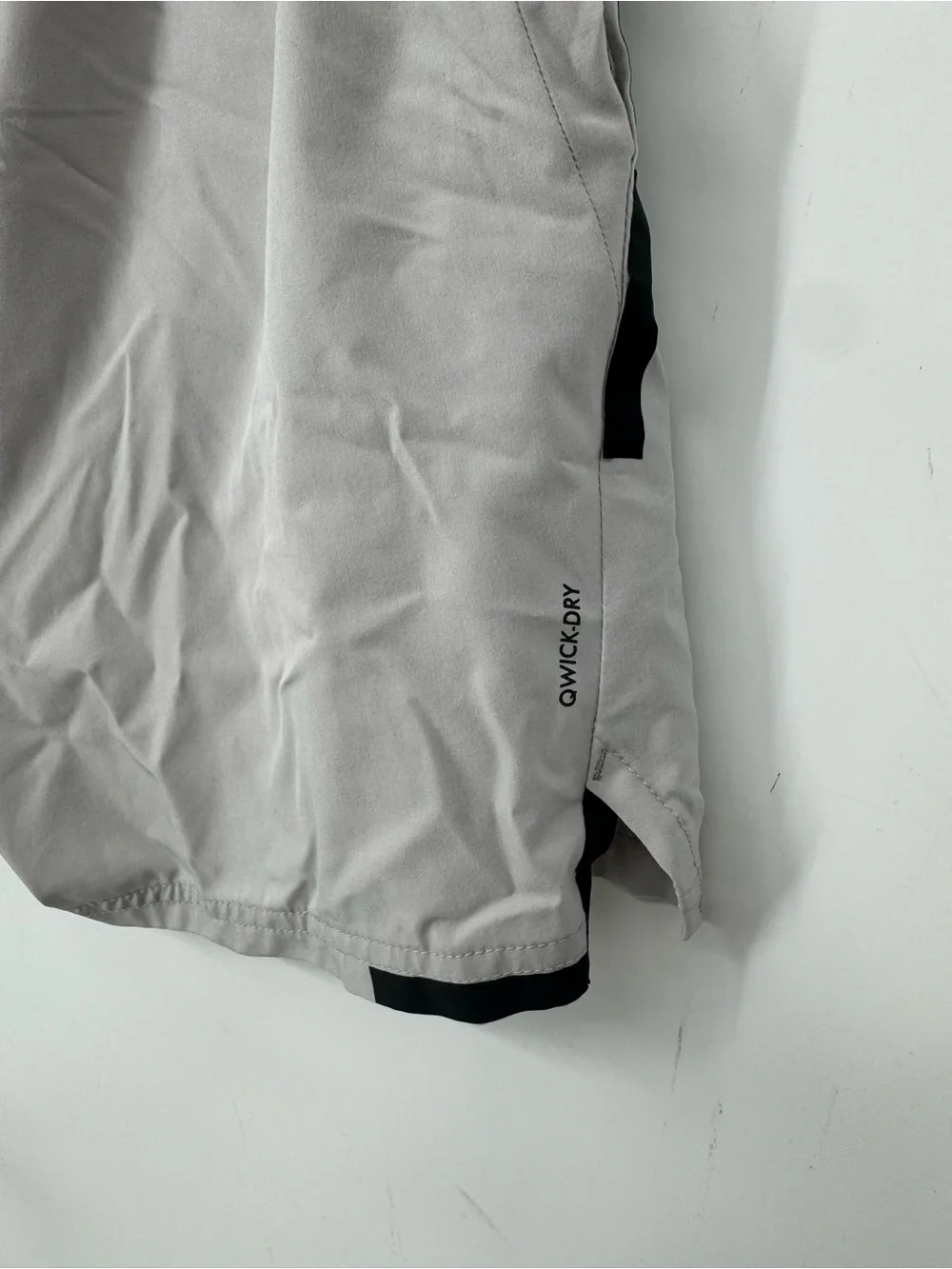 Skora Light Gray Men’s Quick Dry Athletic Running Gym Active Shorts Size Medium